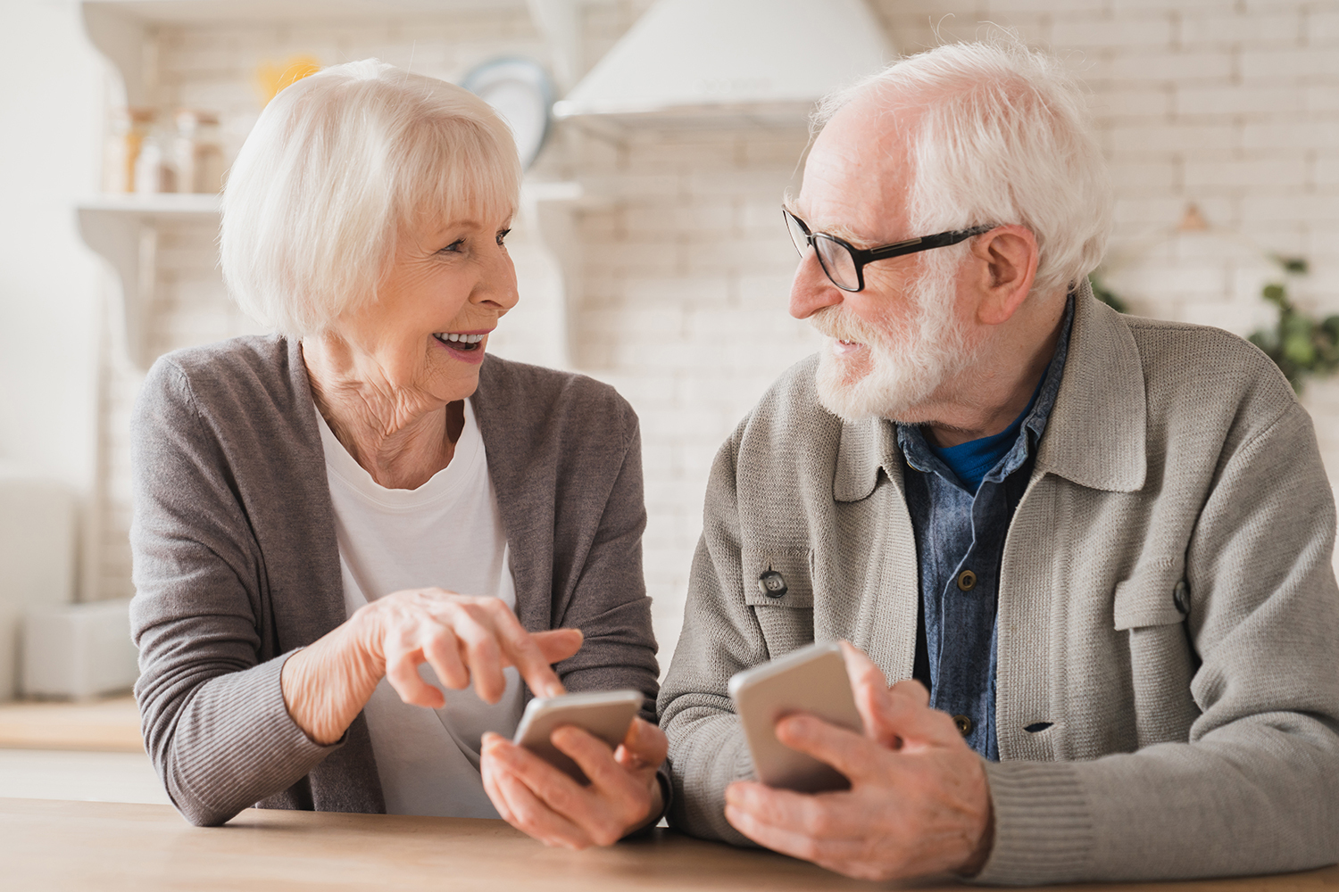 Mobile Phones for Seniors – Easy to Use Devices for Everyday Communication