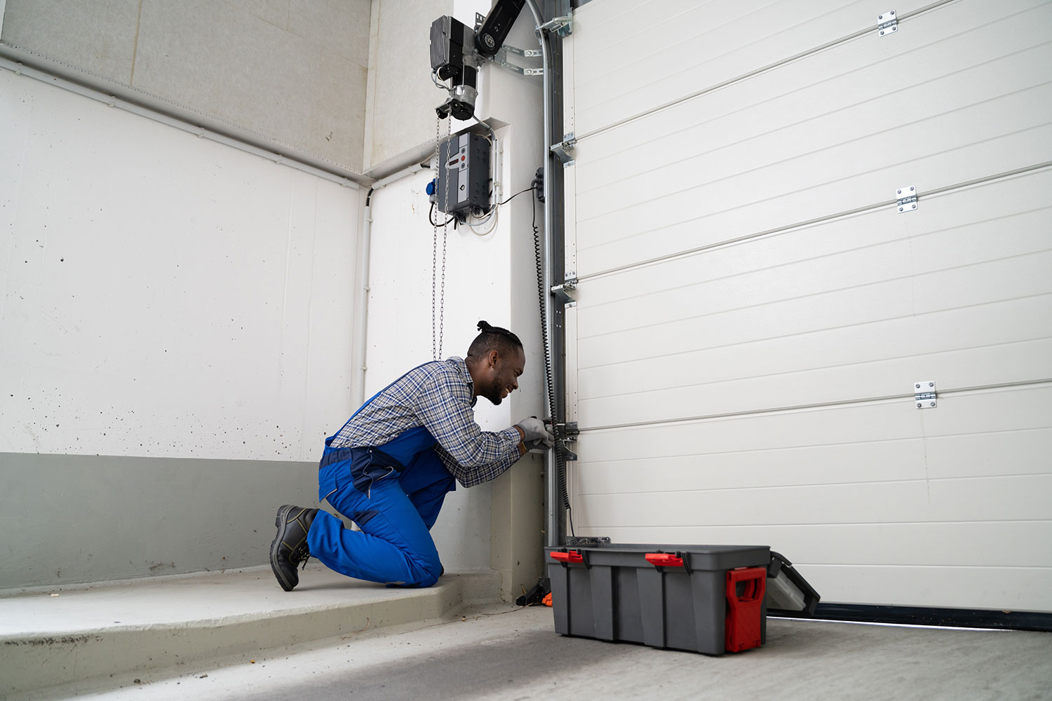 Garage Door Replacement Quote Guide for Accurate and Informed Estimates
