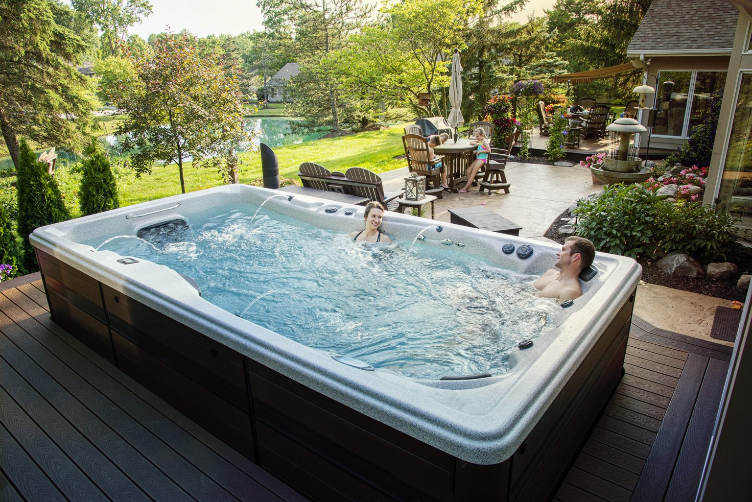 Compact Spa Tubs: Your Guide to a Mini Hydrotherapy Oasis