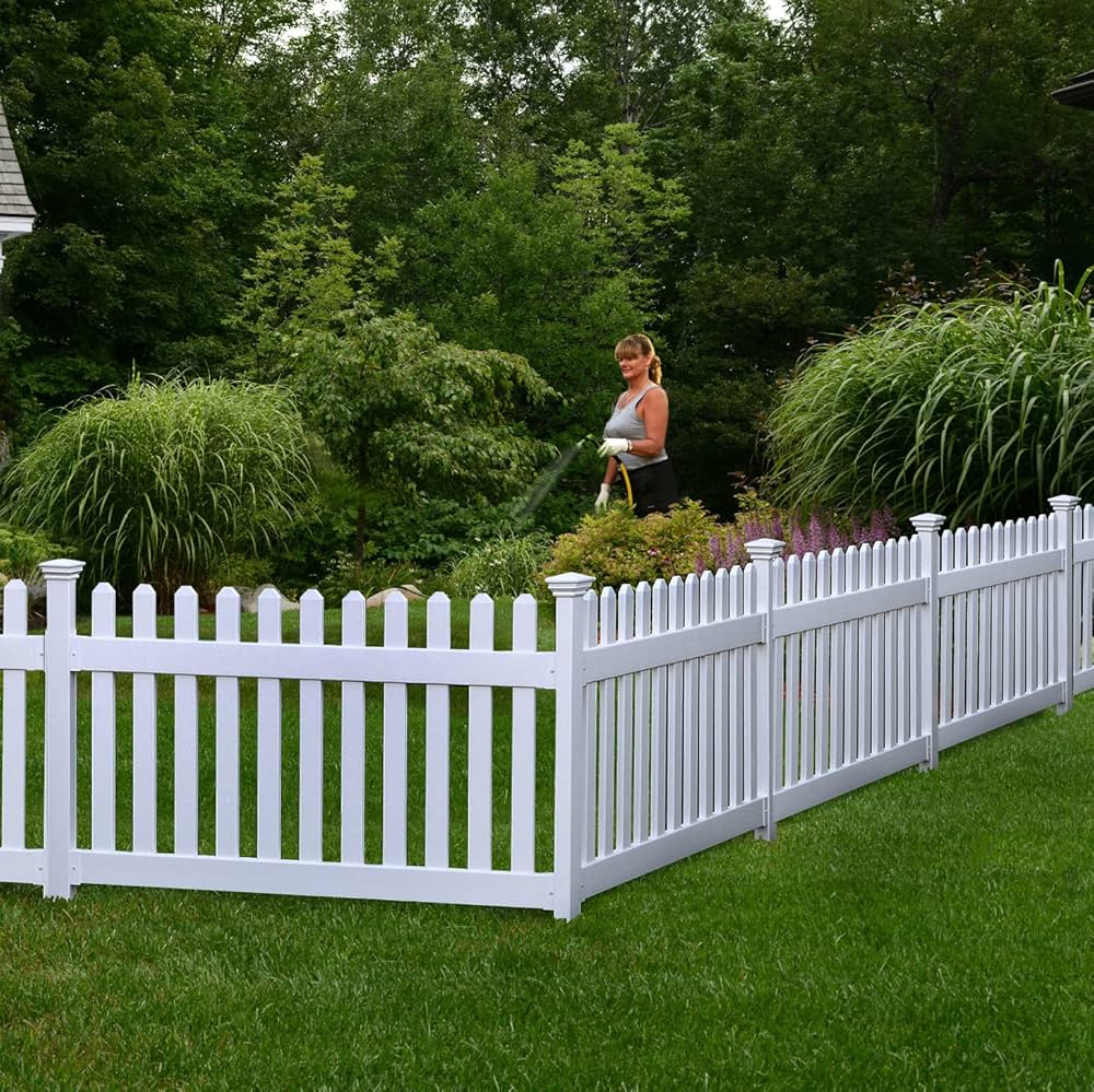 Fencing Your Yard: A Guide to Popular Backyard Fencing Options